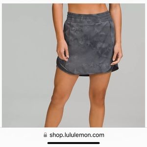 Lululemon shorty Hot High-Rise Skirt